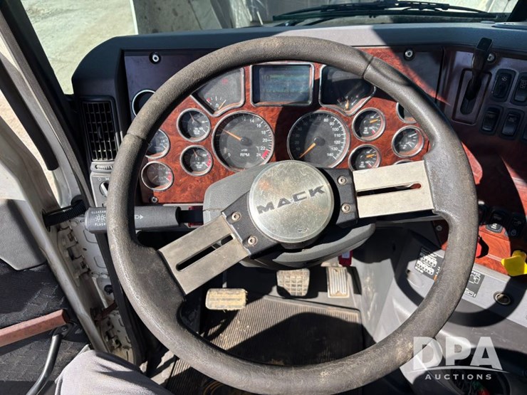 2018-mack-cxu613-truck-(gp12152)-image-76