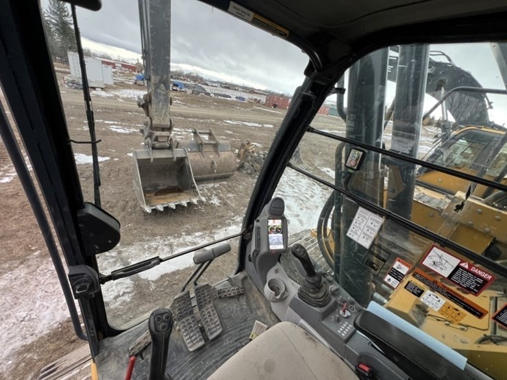 deere-345g-lc-image-28