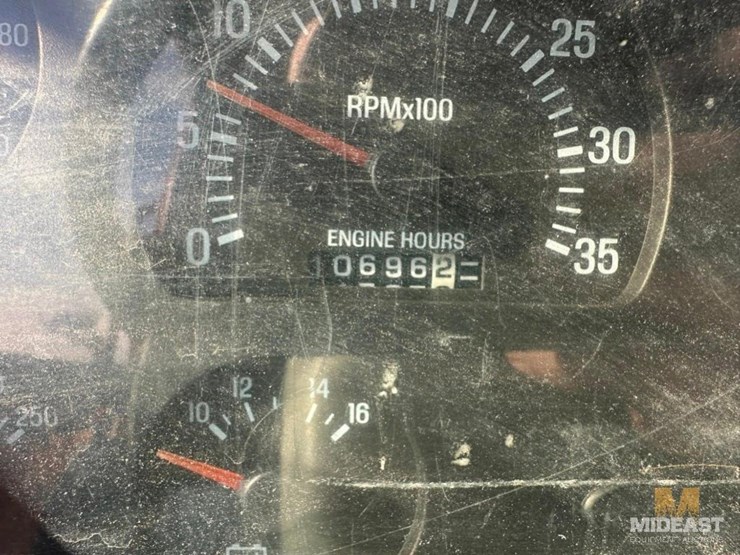 2000-sterling-lt8500-image-33