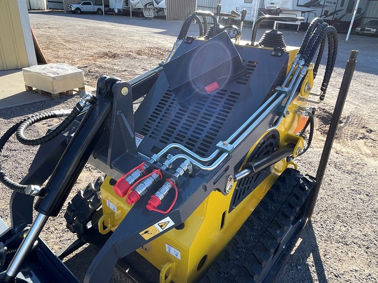 #224-•-mini-skid-steer-loader-image-29