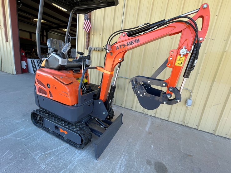 #236-•-mini-excavator-image-6