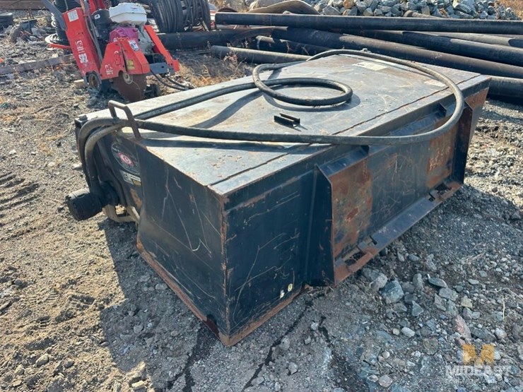 deere-br72-broom-attachment-xx00232-image-3