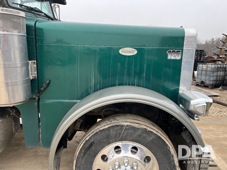 1999-peterbilt-379-image-21