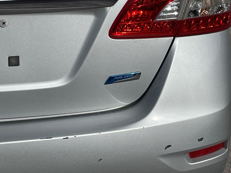 #4-•-2013-nissan-sentra-(has-nm-title)-image-41