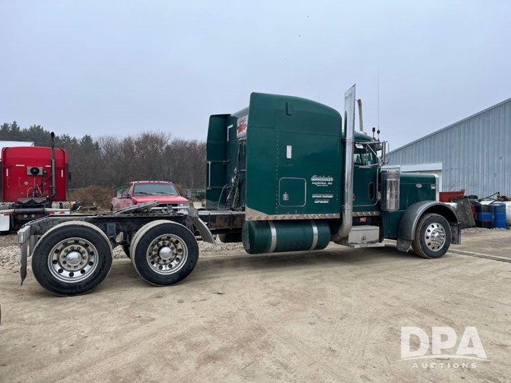 1999-peterbilt-379-image-8