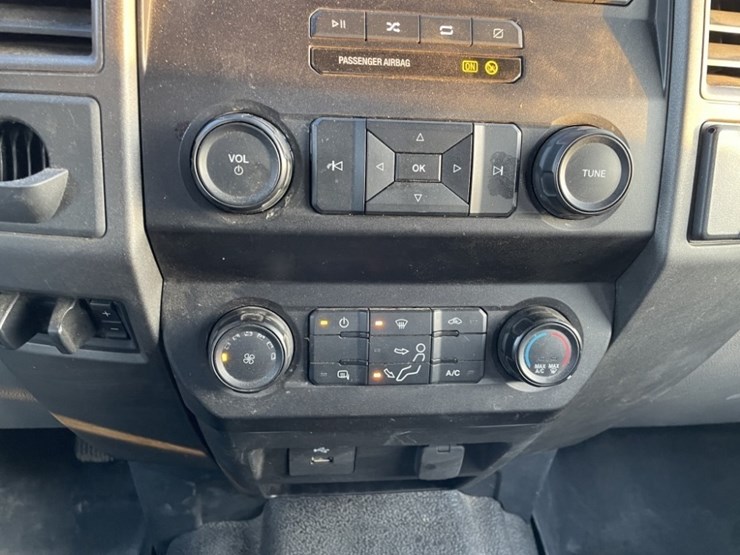 2022-ford-f350-xl-image-24