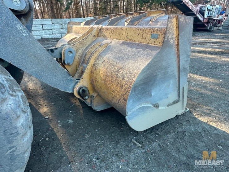 2012-deere-724k-image-13