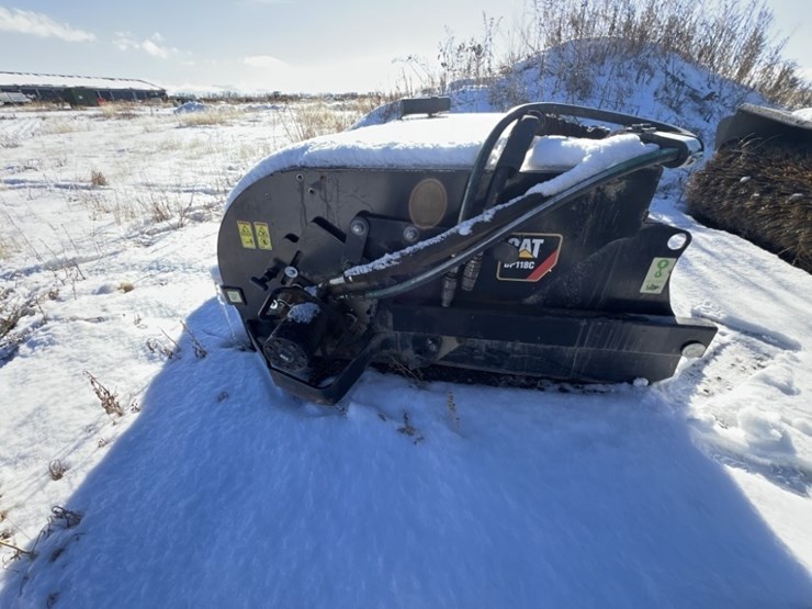 caterpillar-bp118c-box-broom-image-4