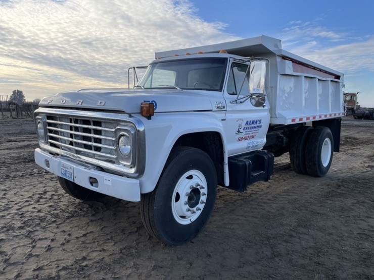 ford-f700-image-1