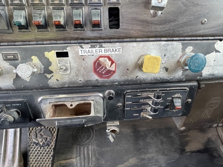 1974-kenworth-t/a-truck-tractor-image-32