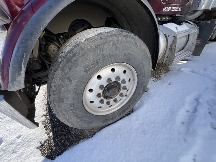 2020-peterbilt-389-image-9