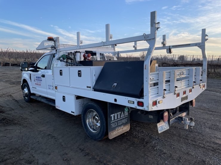 2022-ford-f350-xl-image-3