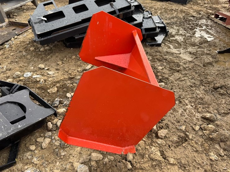 kit-container-4'-mini-skid-steer-snow-pusher-image-6