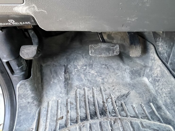 2022-ford-f550-xl-sd-image-21