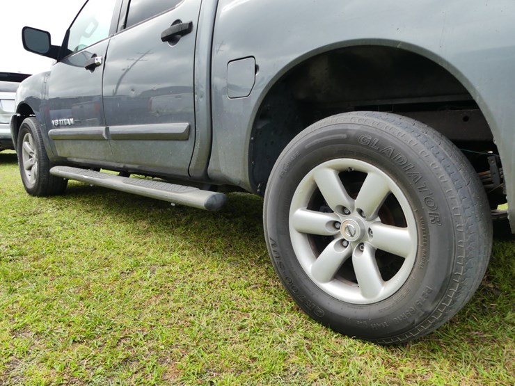 2013-nissan-titan-image-7