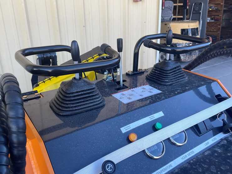 #226-•-mini-skid-steer-loader-image-16