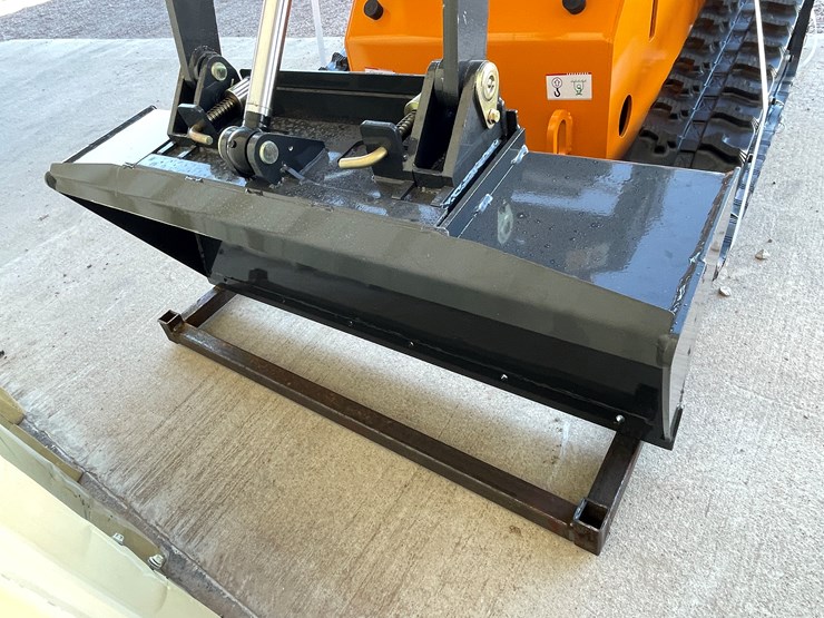 #226-•-mini-skid-steer-loader-image-2