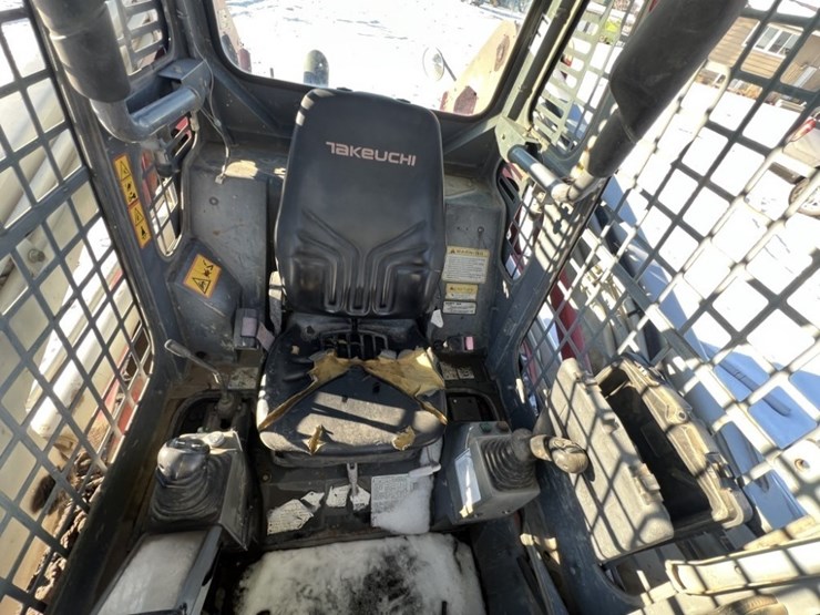 takeuchi-tl240-image-9