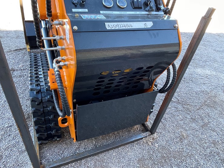 #225-•-mini-skid-steer-loader-image-15