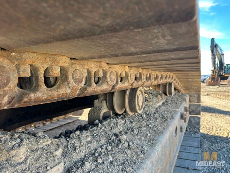 2015-deere-470g-lc-image-23