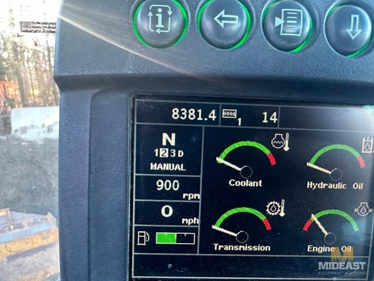 2012-deere-724k-image-30