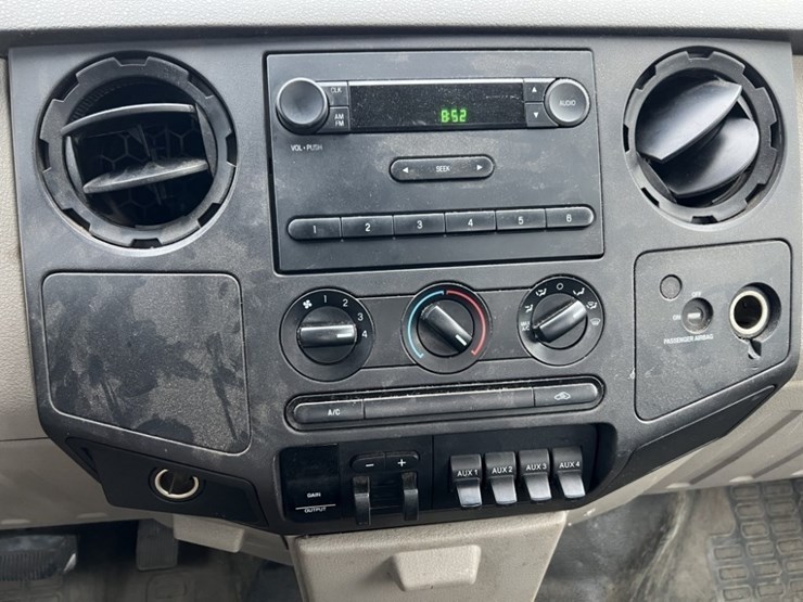 2008-ford-f250-xl-image-30