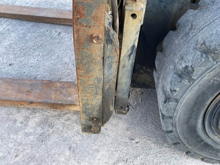 #15-•-2015-cat-forklift-image-32