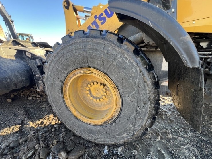 komatsu-wa320-image-11