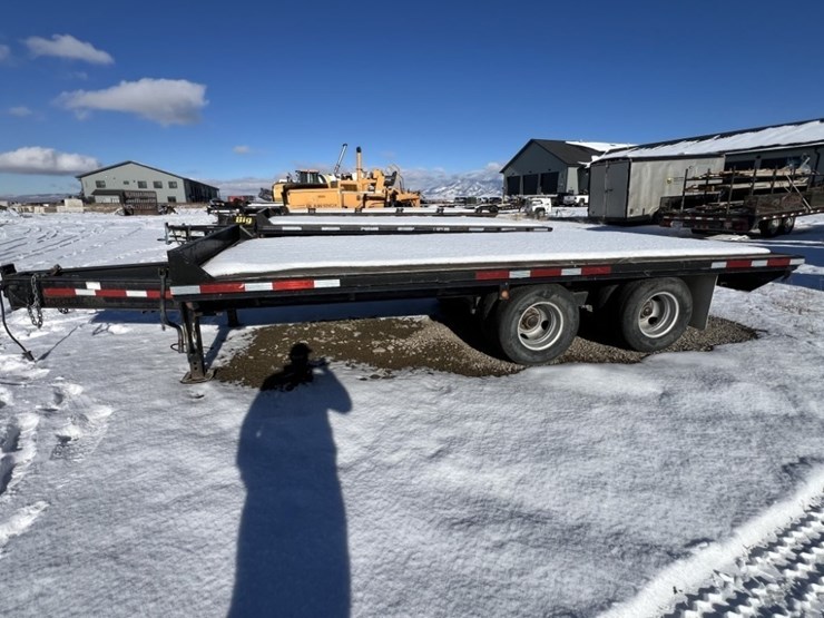 titan-trailer-image-2