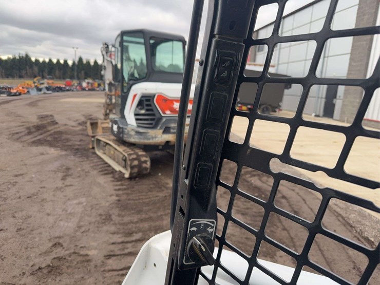 2024-bobcat-t650-image-41