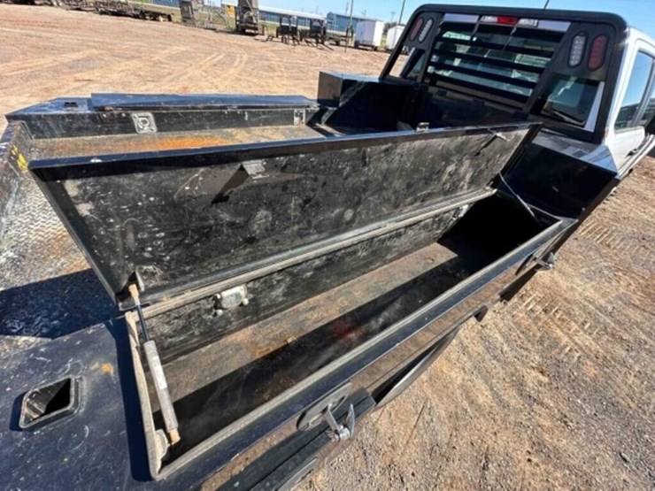 2023-ford-f350-image-27