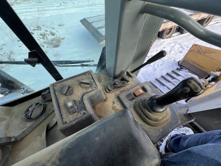 caterpillar-d3g-xl-image-17