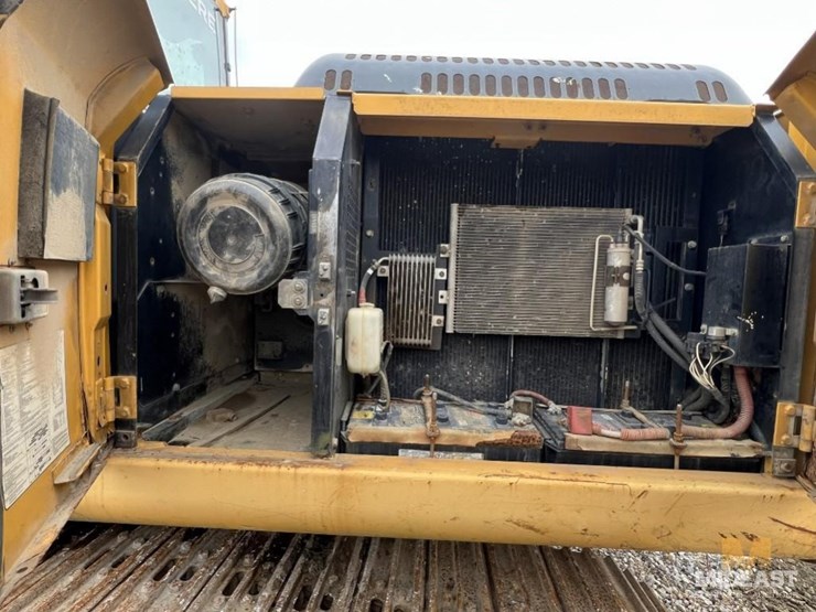 2010-200d-excavator-xx12078-image-24