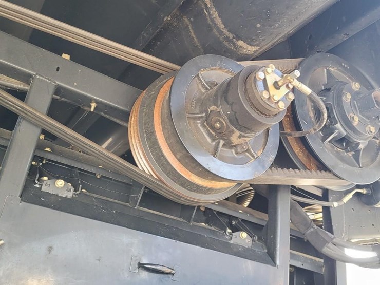 new-holland-cr9040-image-81