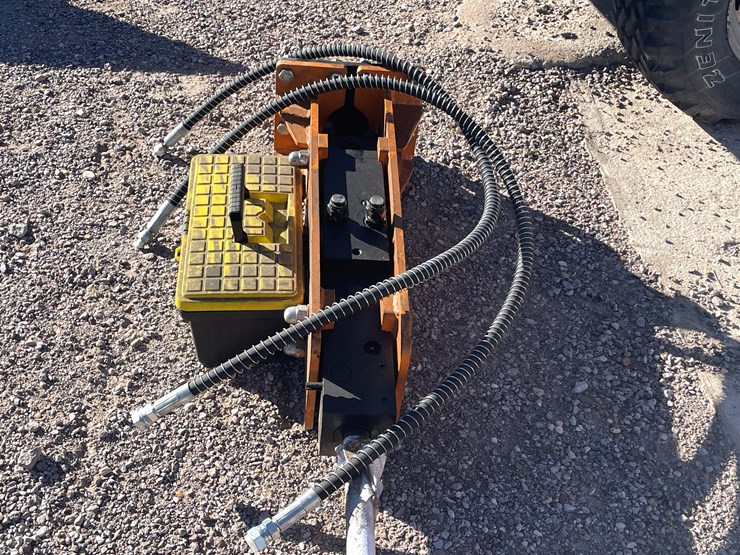 #260-•-mini-excavator-breaking-hammer-image-2