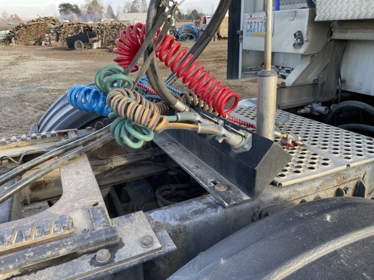 2010-kenworth-t800-image-24