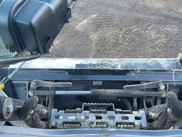 2018-bobcat-t590-image-25