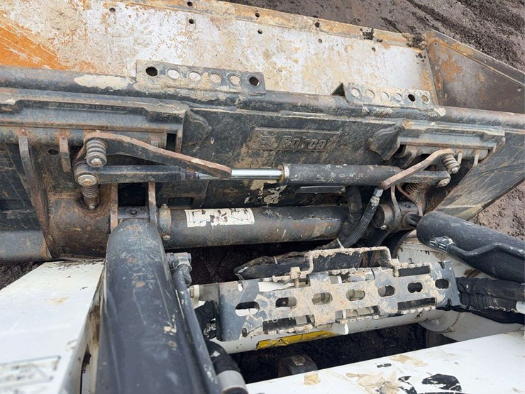 2024-bobcat-t650-image-30