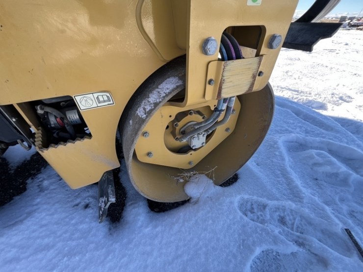 caterpillar-cb24b-image-10