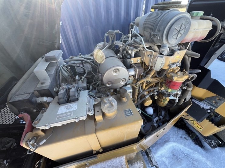 caterpillar-cb24b-image-12