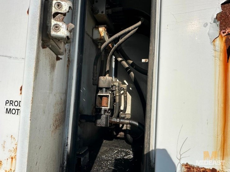 2004-peterbilt-pb335-fuel/lube-truck-xx65317-image-12