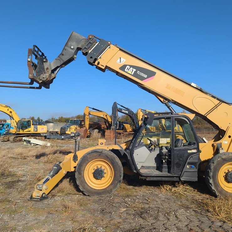 2020 CATERPILLAR TL1255