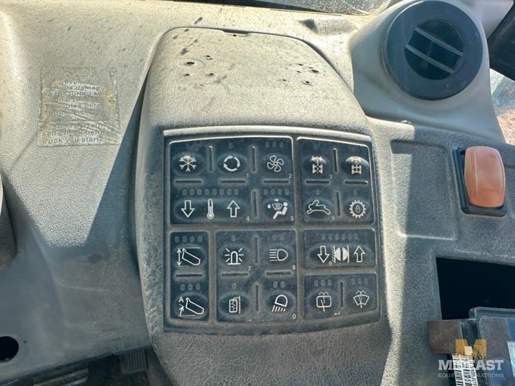 deere-400d-image-45