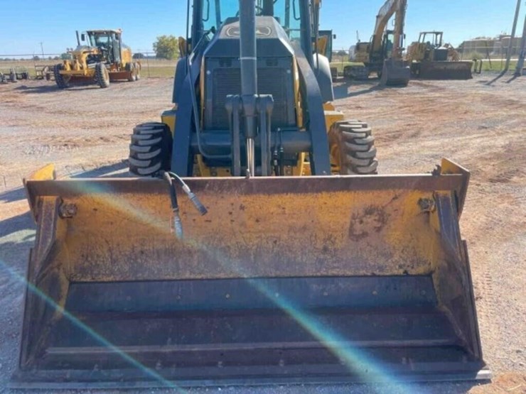 2024-deere-320-p-tier-image-8