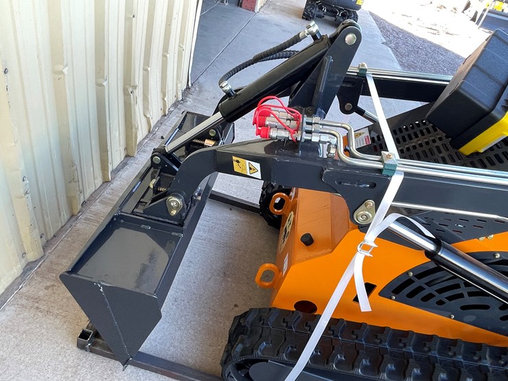 #226-•-mini-skid-steer-loader-image-5