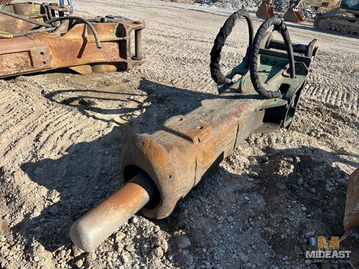 2012-tramac-v2500-hammer-xx50453-image-1