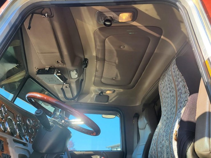 peterbilt-389-image-60