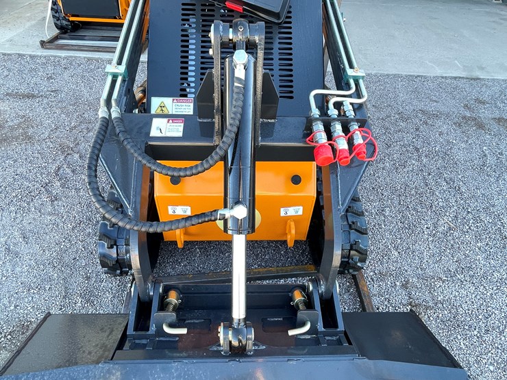 #225-•-mini-skid-steer-loader-image-4