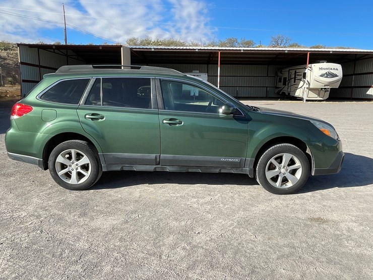 #8-•-2014-subaru-legacy-wagon-(nm-title-in-delay)-image-4