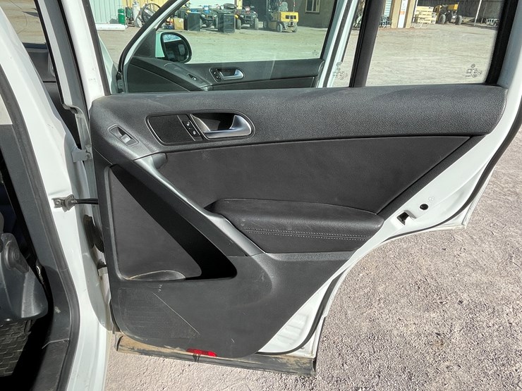 #3-•-volkswagen-tiguan-(nm-title-in-delay)-image-52